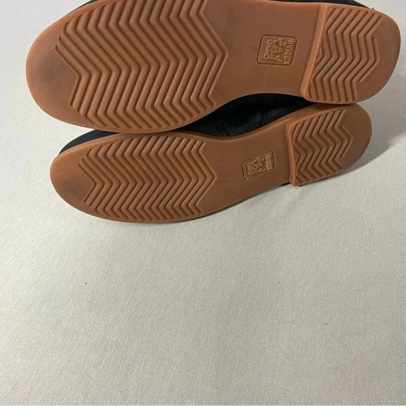 Kodiak Leather Low- Rider Chelsea Ankle Booties - Picture 7 of 7